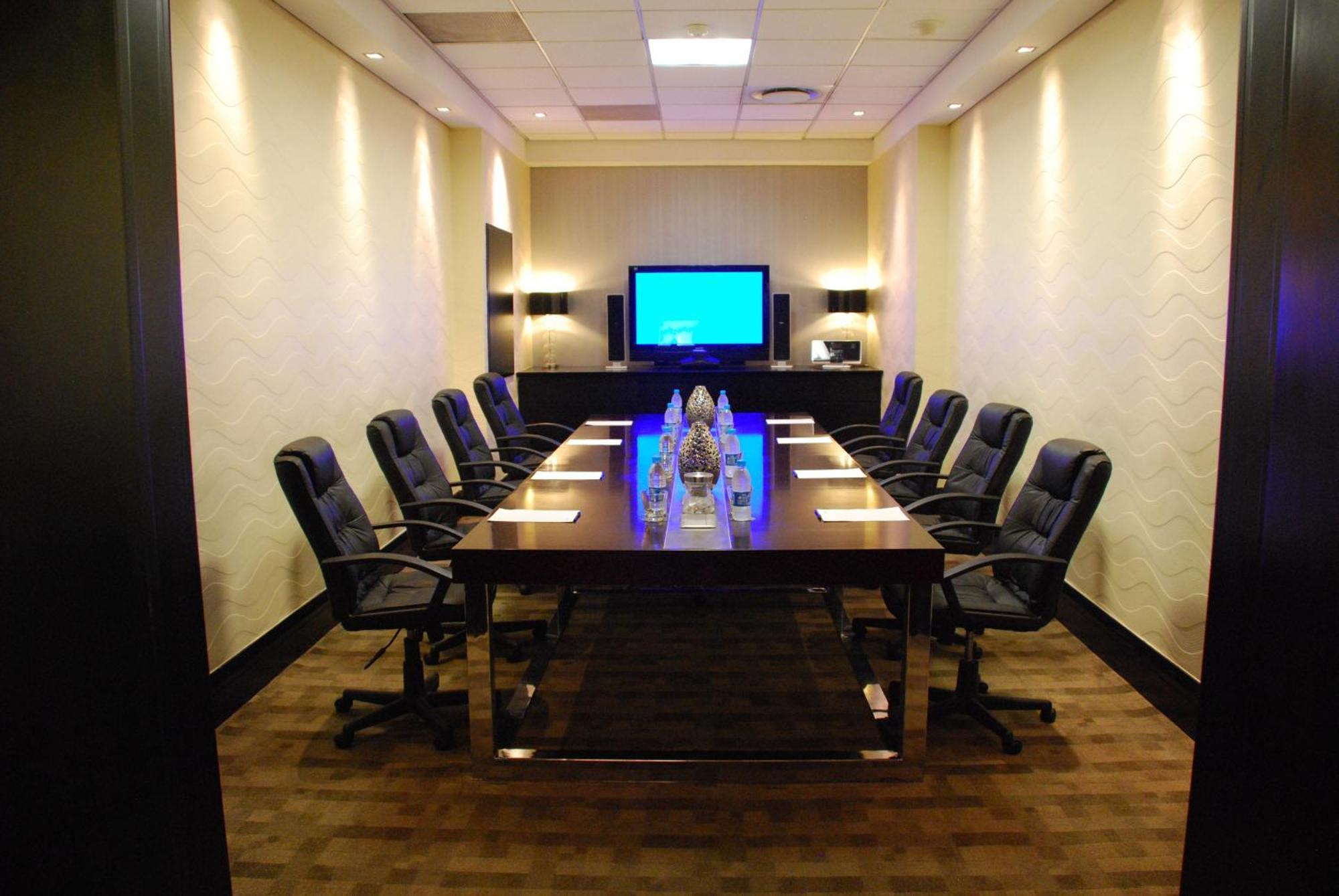 Southern Sun Or Tambo International Airport Kempton Park Exterior foto Meeting room
